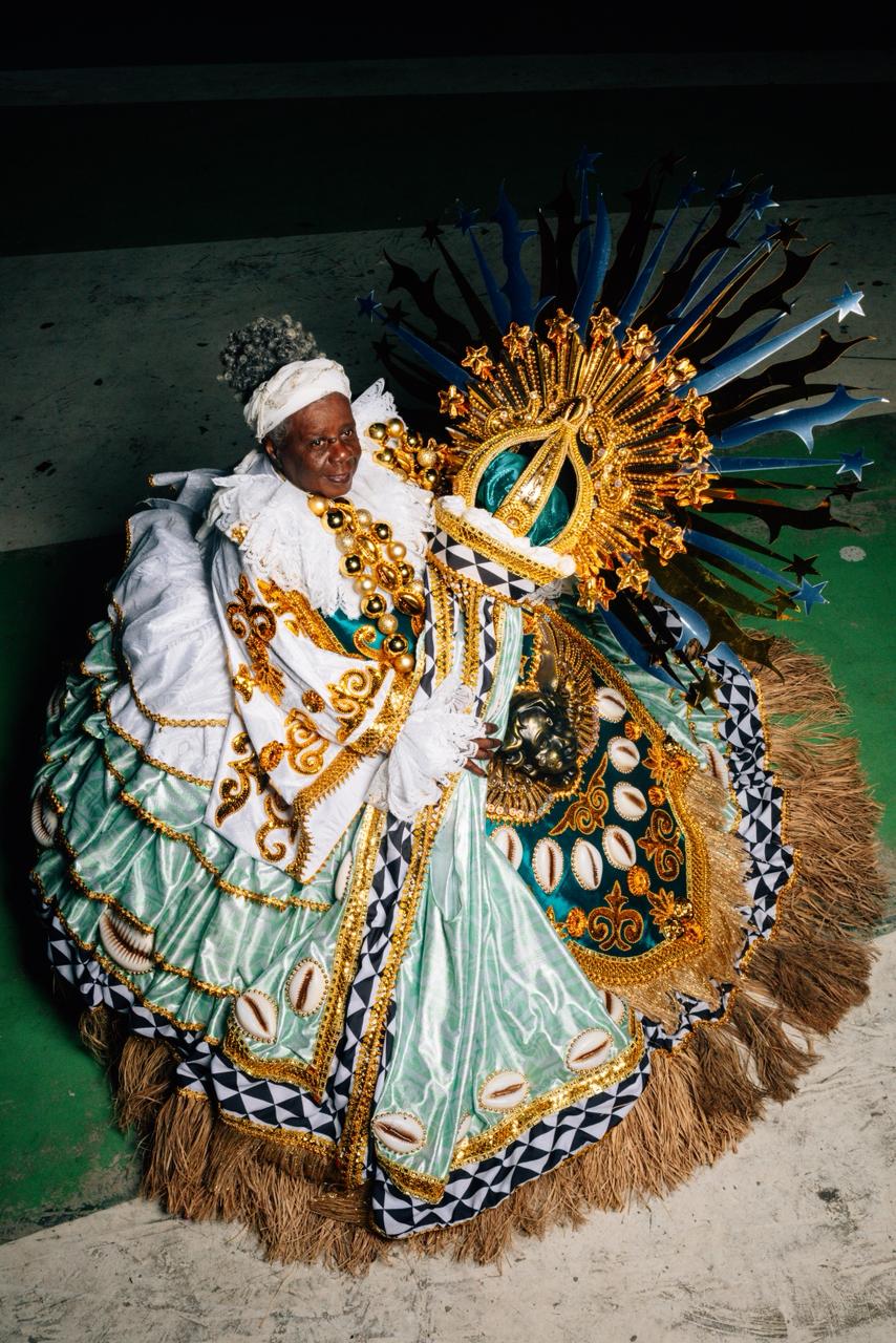 Com Conceição Evaristo vestida de baiana, Império Serrano revela mais duas fantasias no Dia da Consciência Negra