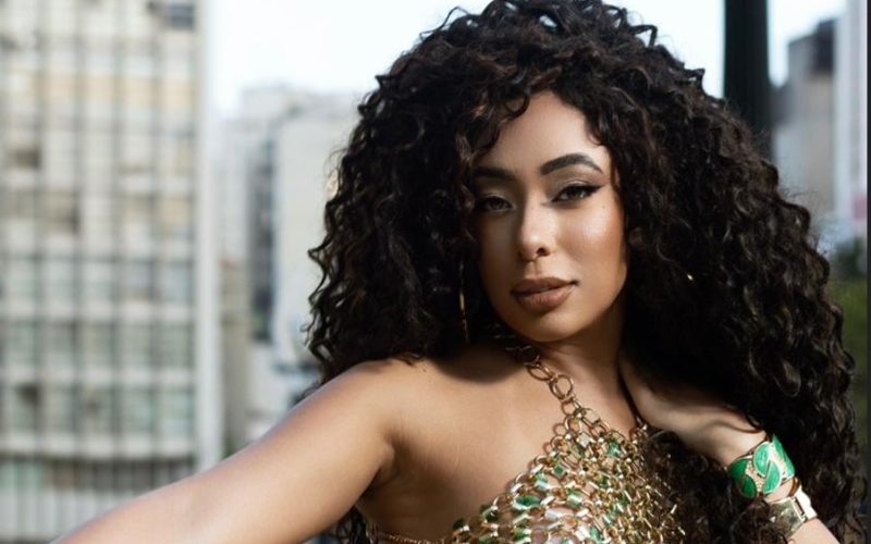 Gabi Evaristo é anunciada como nova musa do Império Serrano para o Carnaval 2026
