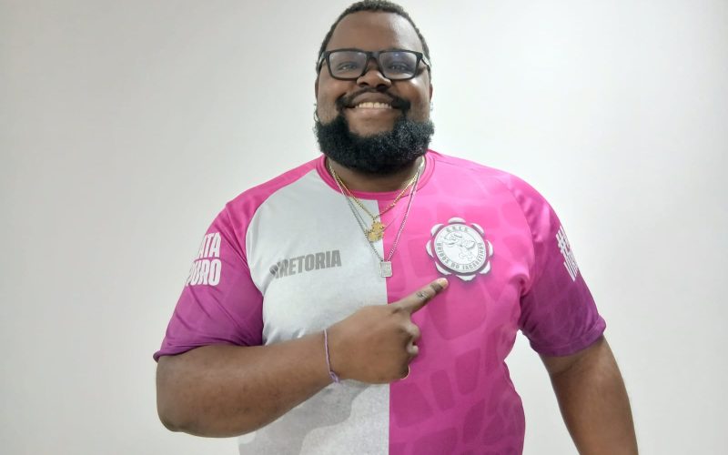 Unidos do Jacarezinho terá João Vitor Silveira como enredista