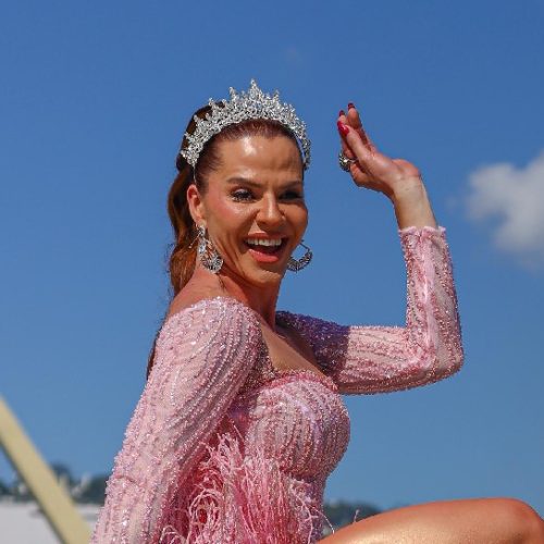 Karen Lopes é a nova rainha de bateria da Unidos do Jacarezinho