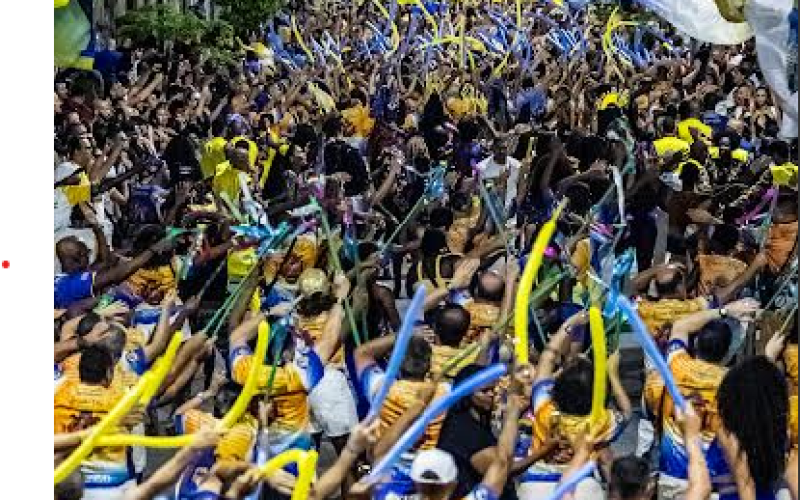 Unidos da Tijuca ensaio na rua Conde de Bonfim